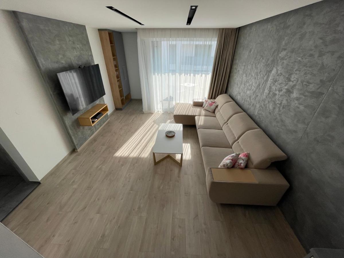 Greenbay Apartment With Free Parking Trenčín Buitenkant foto