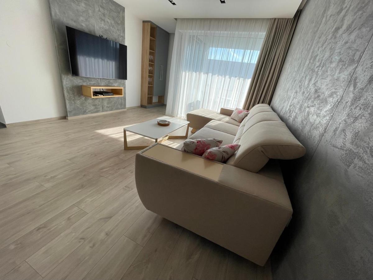 Greenbay Apartment With Free Parking Trenčín Buitenkant foto