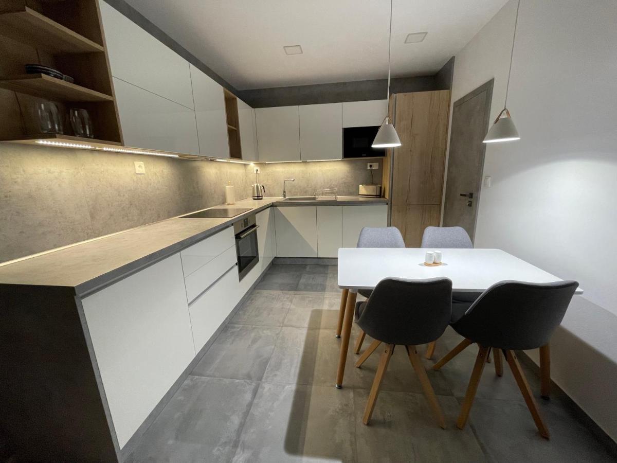 Greenbay Apartment With Free Parking Trenčín Buitenkant foto
