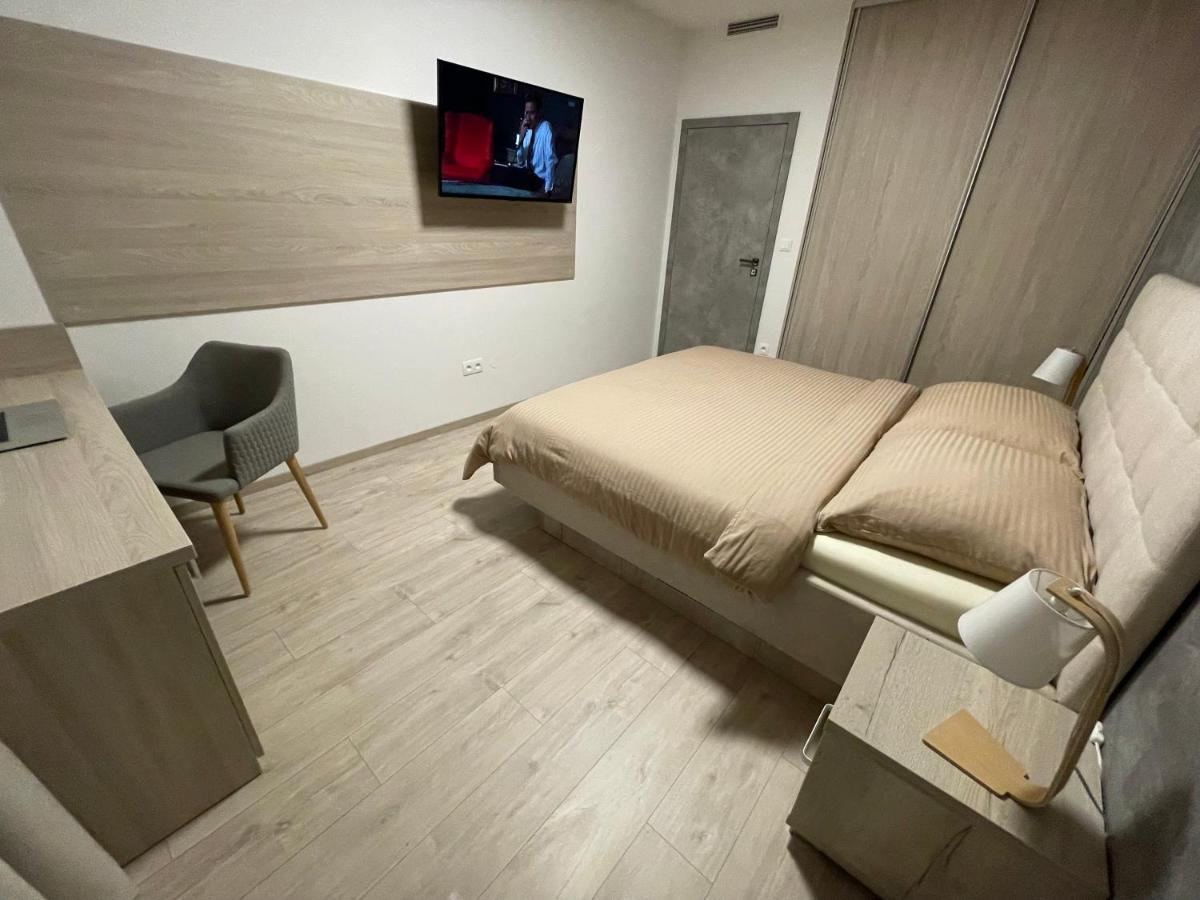Greenbay Apartment With Free Parking Trenčín Buitenkant foto