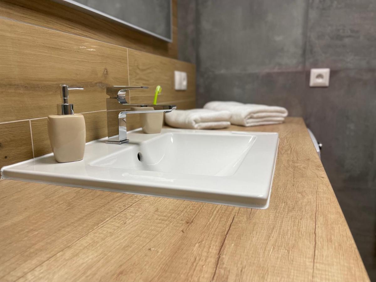 Greenbay Apartment With Free Parking Trenčín Buitenkant foto
