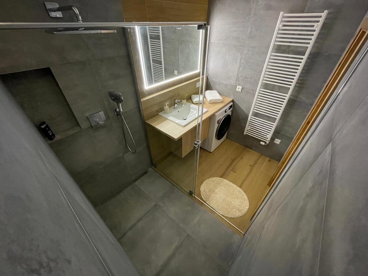 Greenbay Apartment With Free Parking Trenčín Buitenkant foto